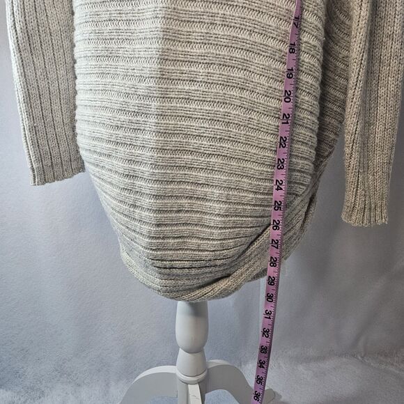 GAP Body Sz S Grey Cardigan Knit Knot Trim Batwing Soft - Picture 3 of 6